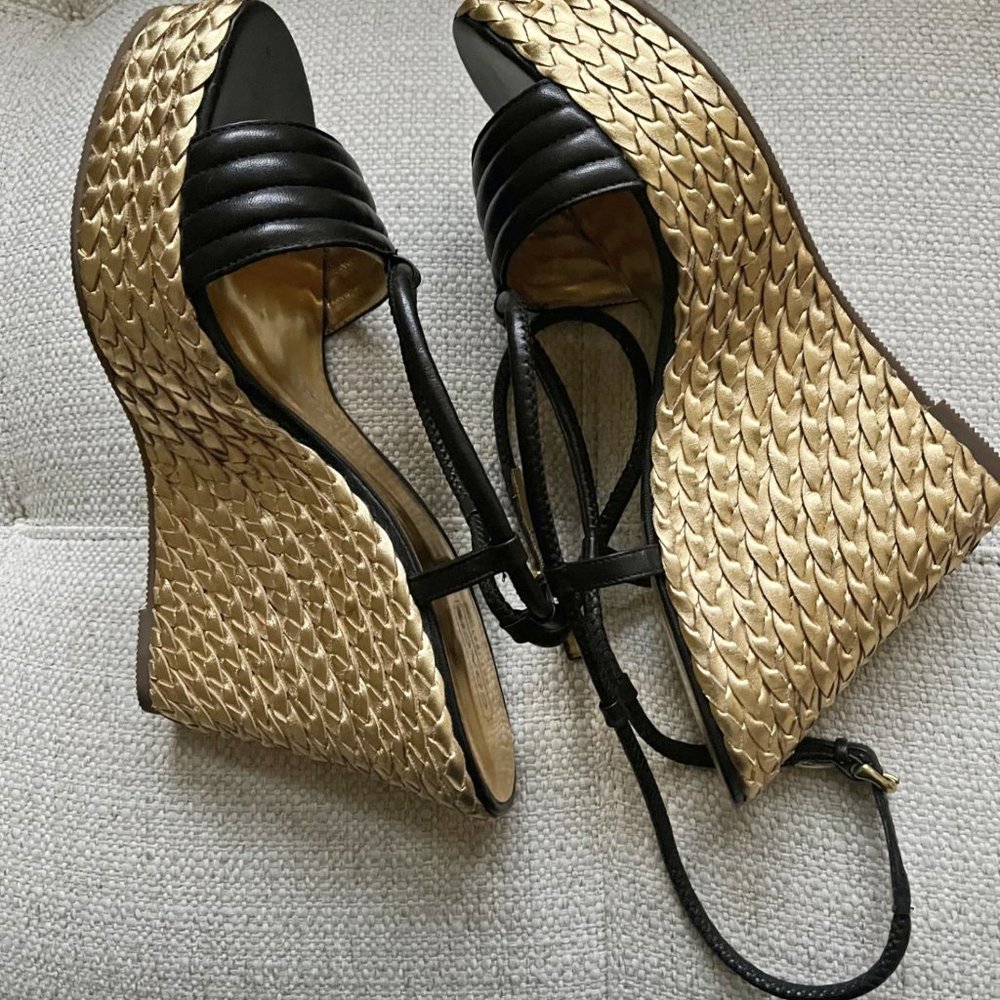 New Coach Wedge Sandle Black with Ankle strap, very Elegant - Picture 9 of 12